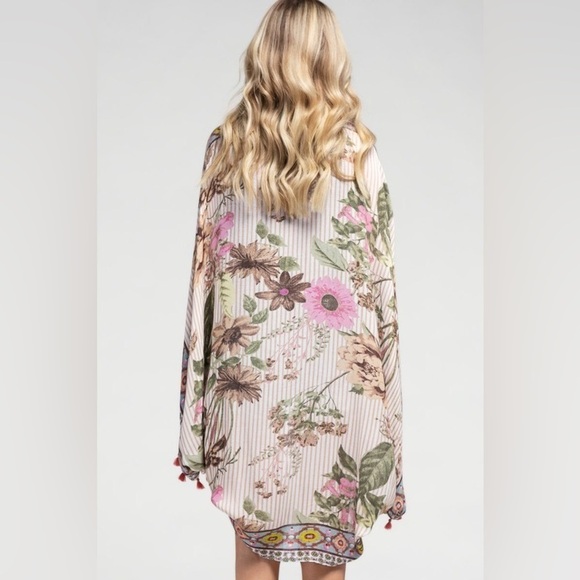 Women's Moroccan Flower Cocoon Kimono with Tassel Accent One Size - Picture 4 of 5